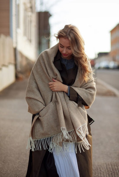 Arvo Pure New Wool Pocket Shawl - Beige and White