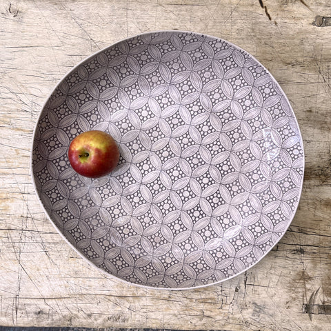 Wonkiware Large Pie Dish - Aubergine Lace