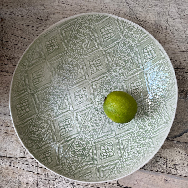 Wonki Ware Medium Spaghetti Bowl - Spearmint Lace