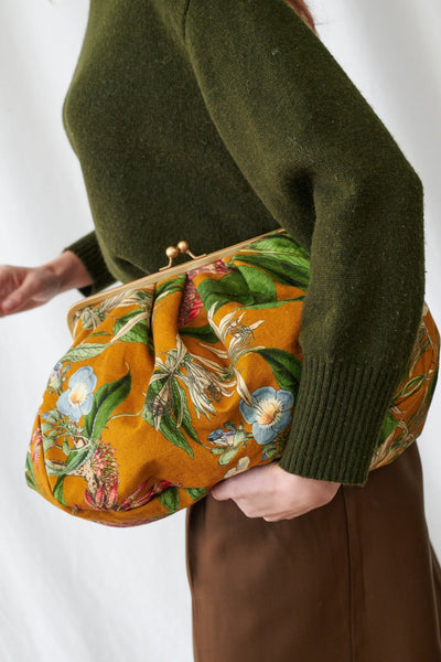 Large Kiss Lock Bag - Rhodoleia Gold - One Hundred Stars