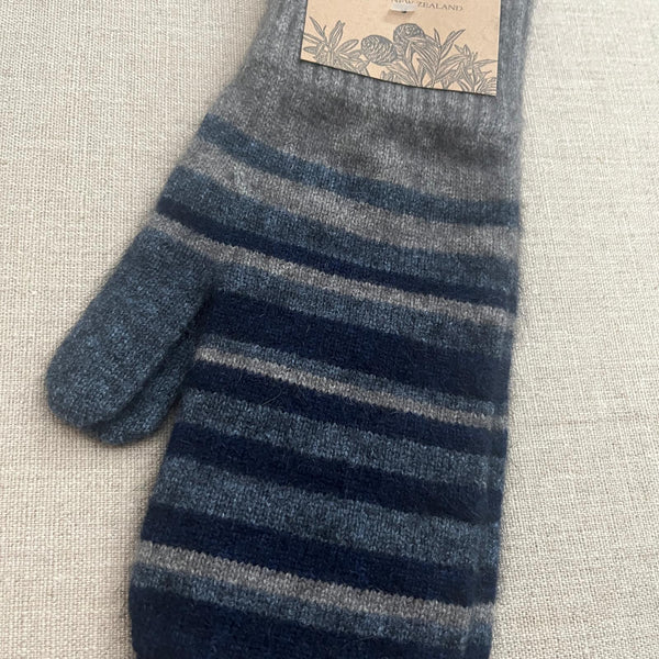 Noble Wilde Possum Merino Mitten Maritime Base