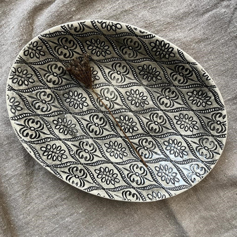 Wonki Ware Large Pebble Oval Platter - Charcoal Lace C