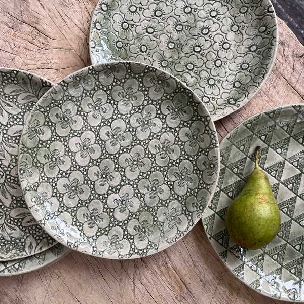 Wonki Ware 23cm Side Plate - Dark Green Lace