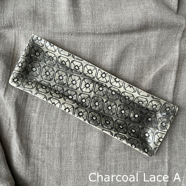 Wonki Ware Utensil Dish Charcoal Lace