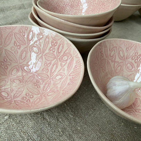 Wonki Ware Pudding Bowl Pink Lace Pattern