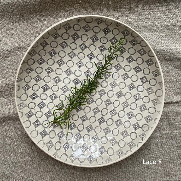 Wonki Ware Medium Spaghetti Bowl - Warm Grey Lace